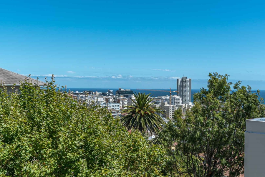 2 Bedroom Property for Sale in Sea Point Western Cape